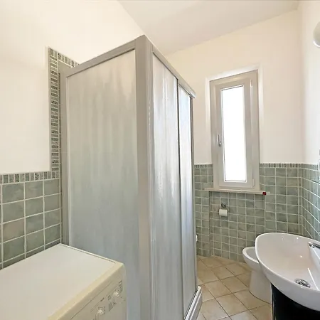 Apartment 611 - Trilocale A Marcelli, Ristrutturato, Climatizzato E Con Posto Auto Interno - Inclusa Nel Prezzo *